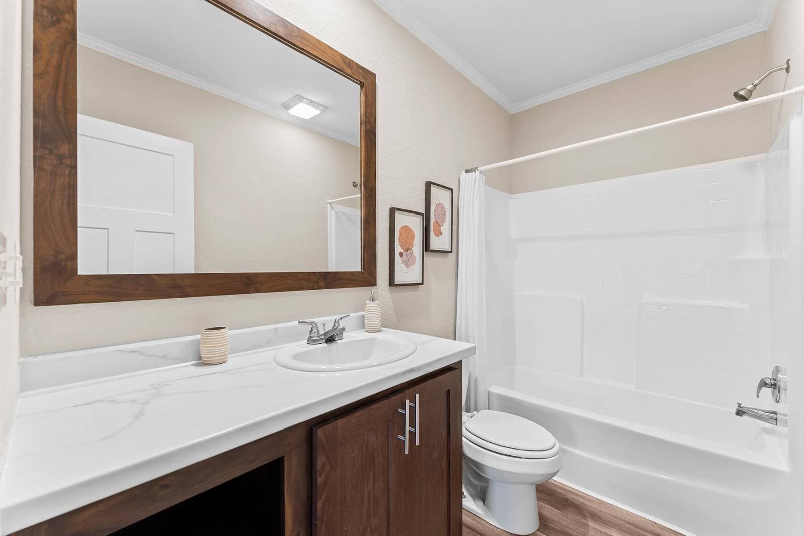 Innovation xl bathroom home features
