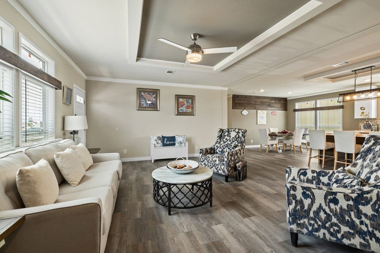 El rancho 32764a interior home features