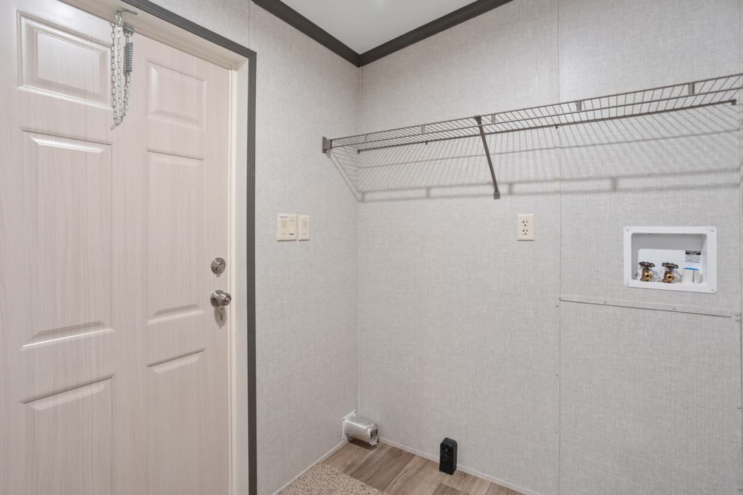 The pawn interior home features