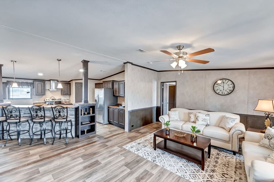 The king interior home features