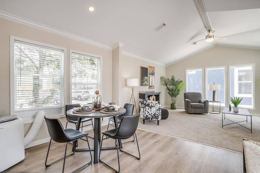 Innovation t interior home features