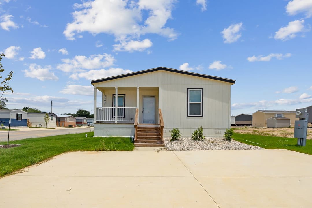Nm2852a elevation and exterior home features