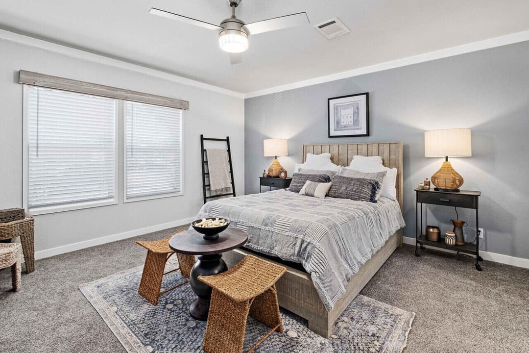 Belterra 32603b bedroom home features