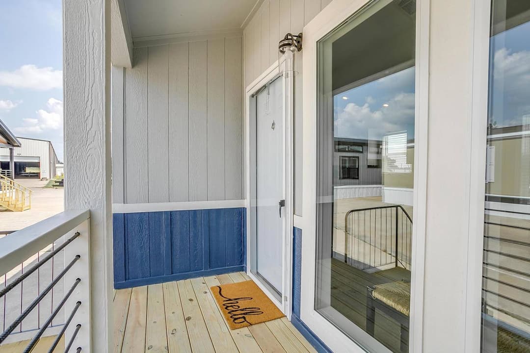 Innovation t exterior home features