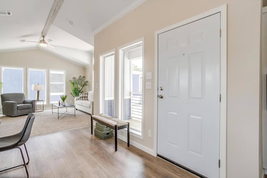 Innovation t interior home features