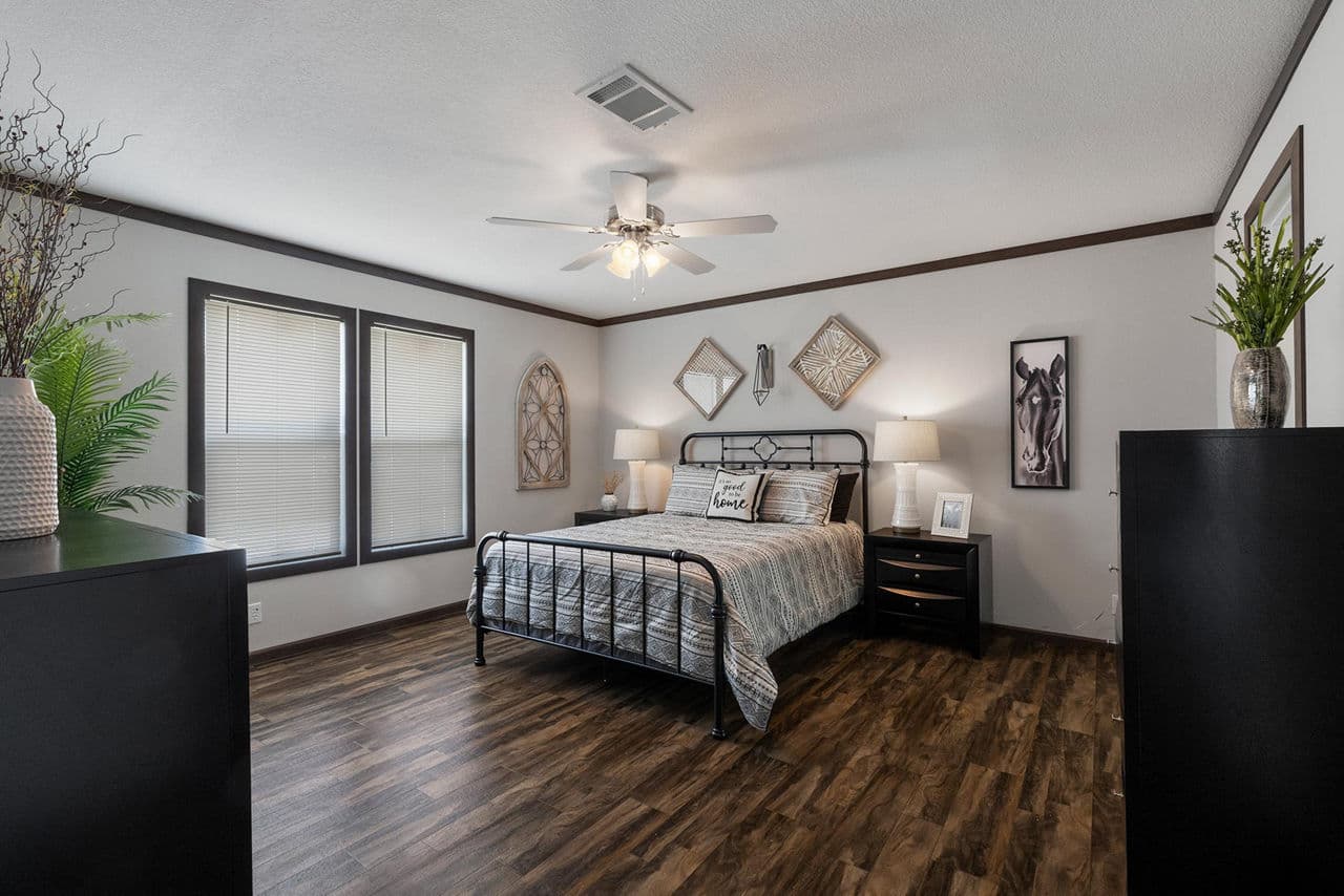 Nm3256k bedroom home features