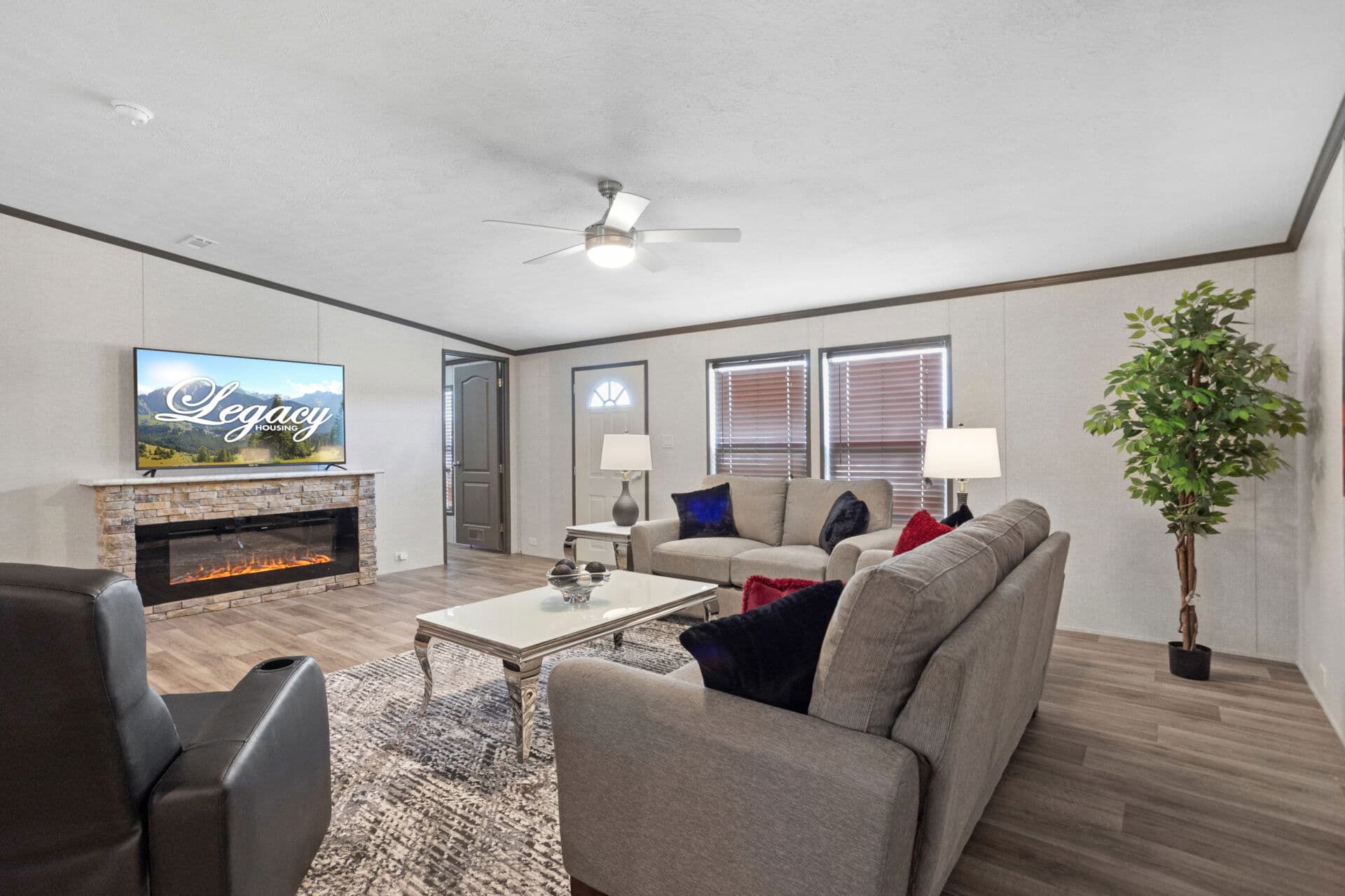 The pawn interior home features