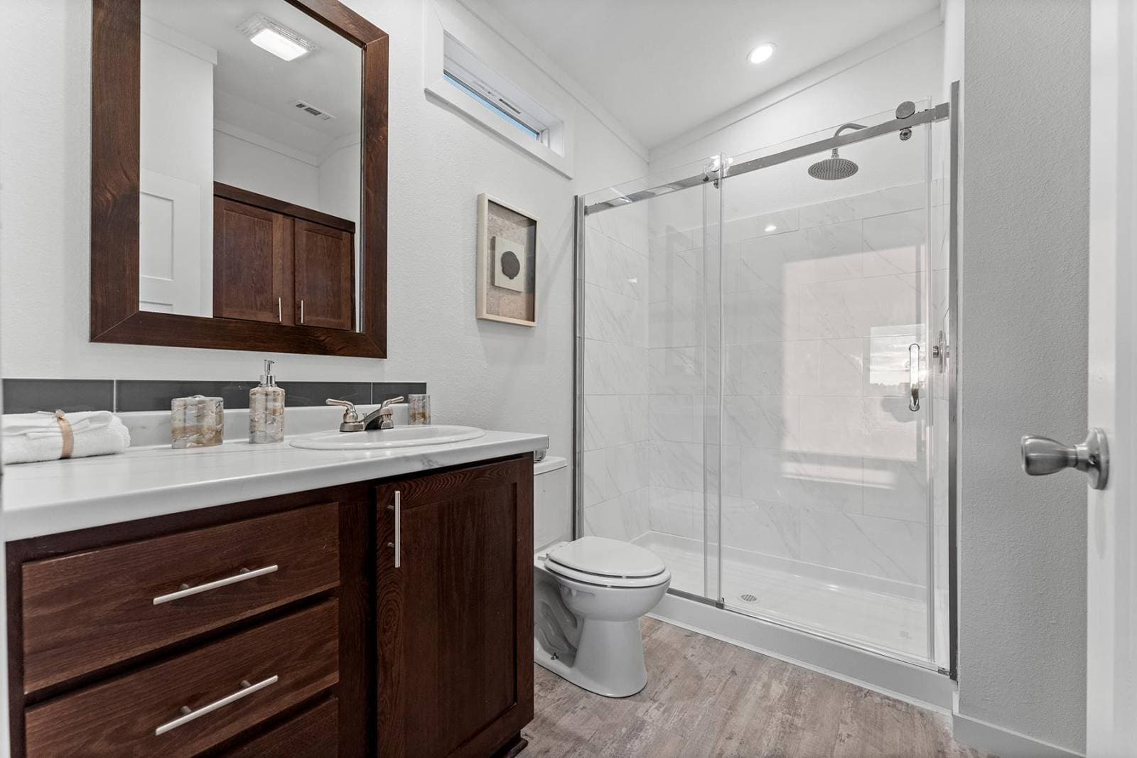 Innovation p bathroom home features